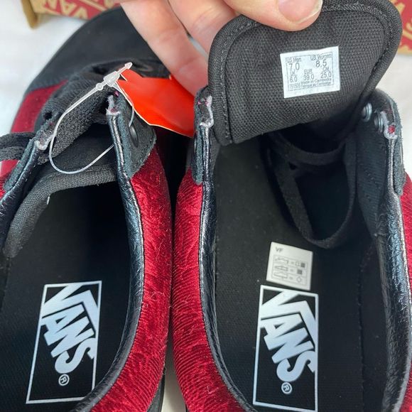 Vans Old Skool Velvet Parisian Night Black Cerise Red shoes NWB Unisex Men’s 7 W - Picture 6 of 11